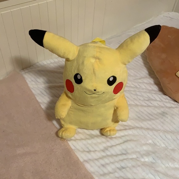 🖤2000s Pikachu backpack💛 - Picture 2 of 10